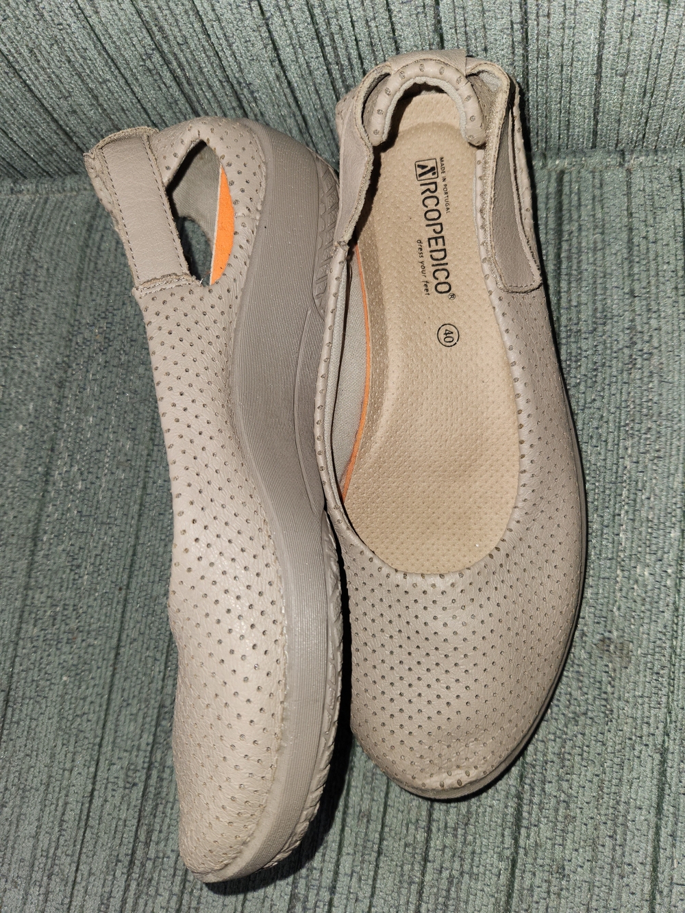 🍉Arcopedico Perforated Slip-On Wedges — Light Beige